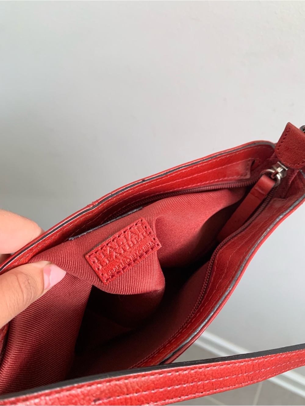 Wilsons Leather Red Leather Shoulder Bag with Single Strap - Picture 8 of 9